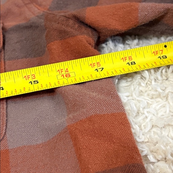 PATAGONIA XS Long-Sleeved Organic Cotton Midweight Fjord Flannel in Orange/Gray - Picture 4 of 10